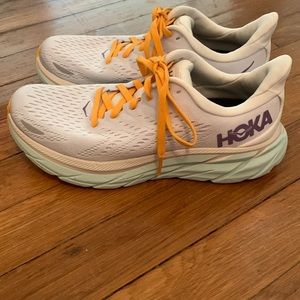 Hoka Clifton 8